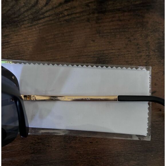 Chanel SHIELD SUNGLASSES New In Case - Picture 7 of 9